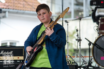 Lupinger Attila Edward 11 éves rockgitáros műsora - május 2.
