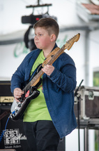 Lupinger Attila Edward 11 éves rockgitáros műsora - május 2.