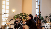 Nyitókoncert: Komolyat vidáman műfaji határok nélkül - Illényi Katica és zenekara - április 26.
