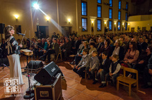 Nyitókoncert: Komolyat vidáman műfaji határok nélkül - Illényi Katica és zenekara - április 26.