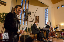 Nyitókoncert: Komolyat vidáman műfaji határok nélkül - Illényi Katica és zenekara - április 26.